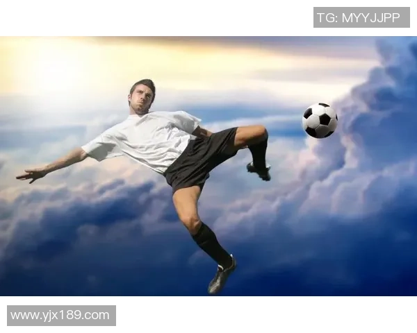 足球明星的魅力瞬间与经典瞬间图片分享，带你领略他们的风采与成就