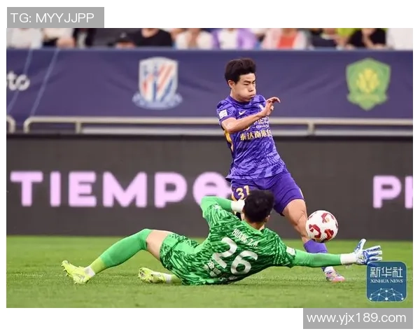 足球明星在比赛中频频晕倒的原因探讨及其对运动健康的影响分析